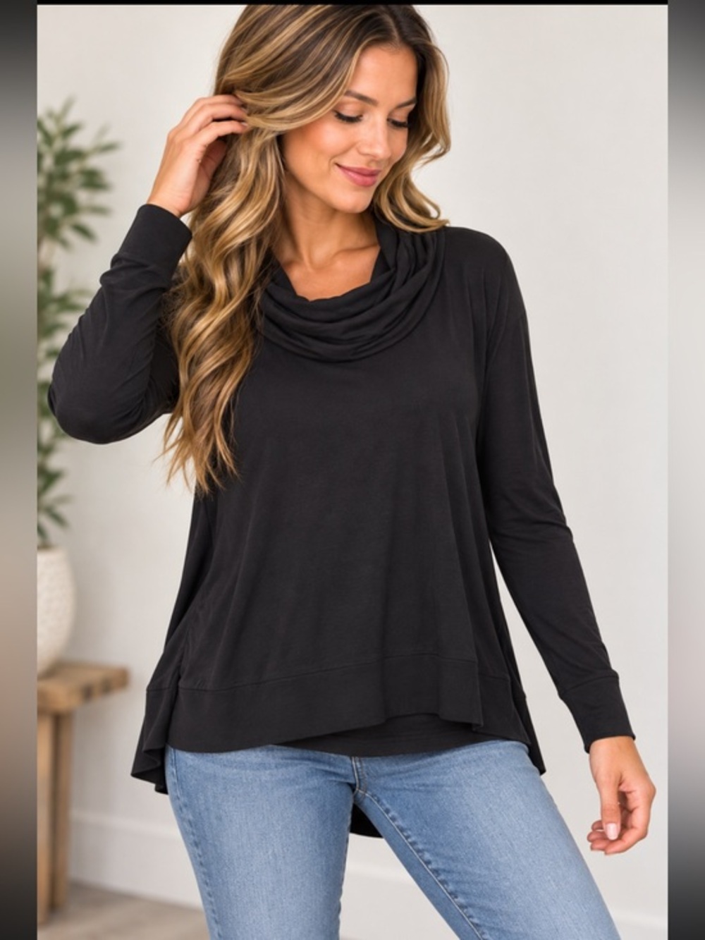BB Dakota Black Cowl Neck Long Sleeve Top Size Medium Layered Hem